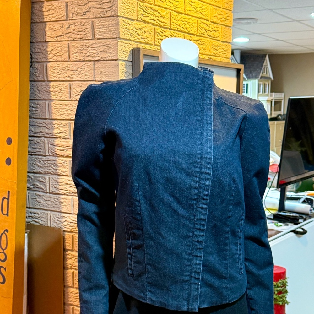 New York and Company blue Jean jacket Size L with pockets